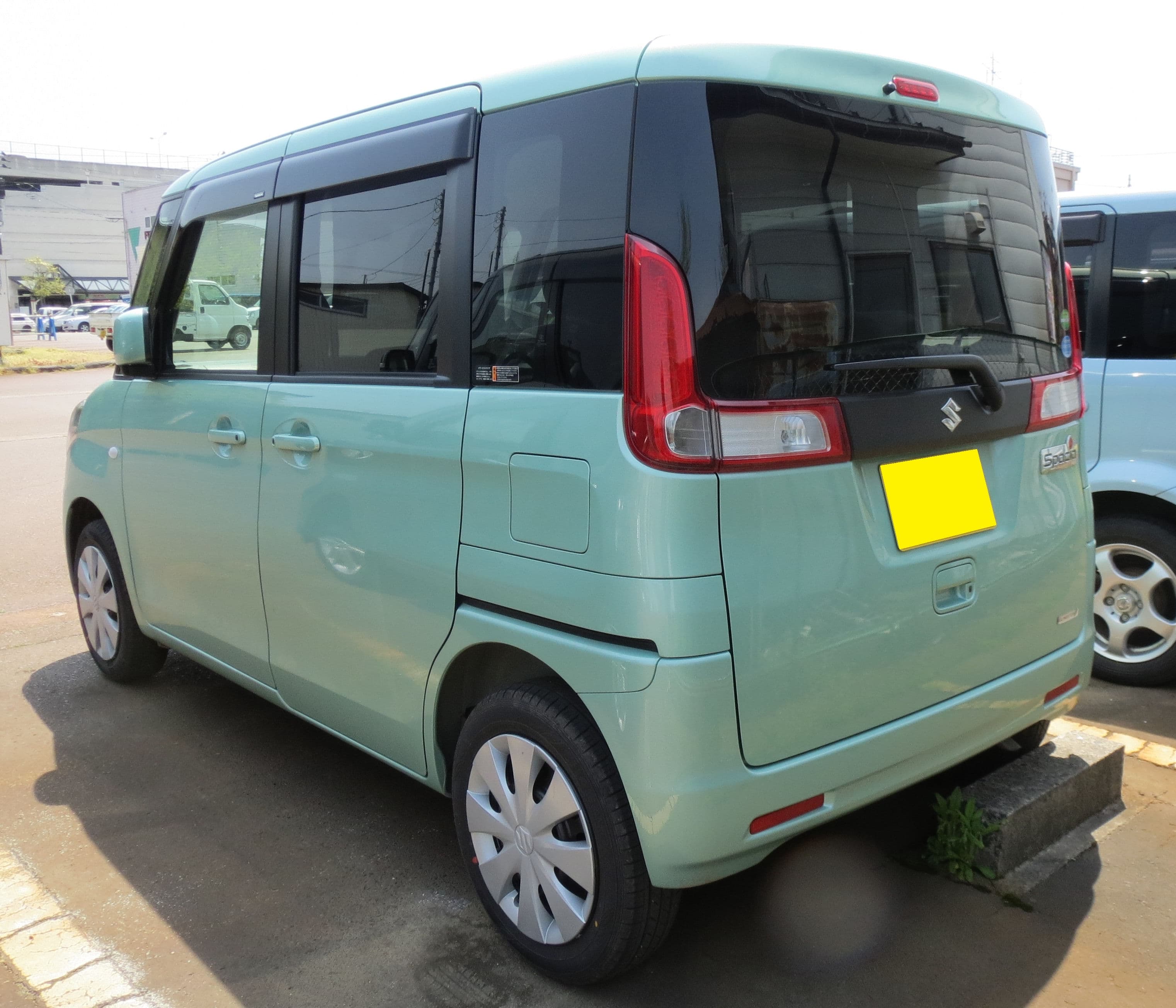 スズキ スペーシア(MK32S)の外観(リア)