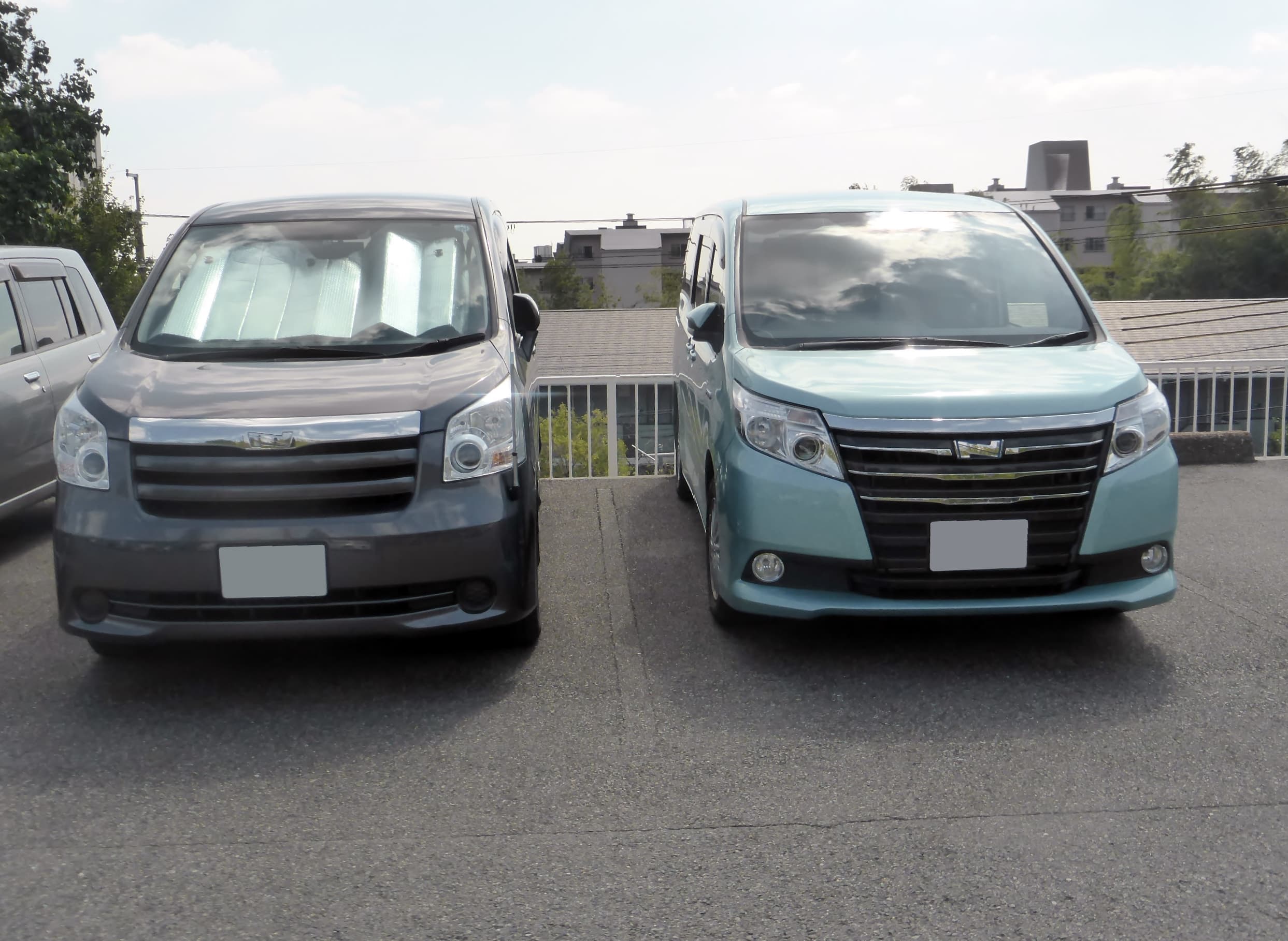 日本のファミリー向けミニバン・トヨタ ノア(R70G/R80G)の外観(フロント)